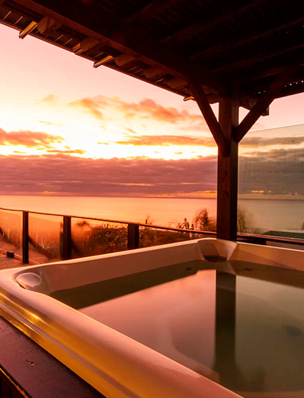 SPA com jacuzzi e vista do pôr do sol na Praia do Rosa